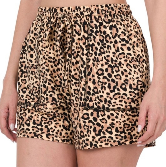 Feels Like Velvet Leopard Shorts nwot - Picture 2 of 5